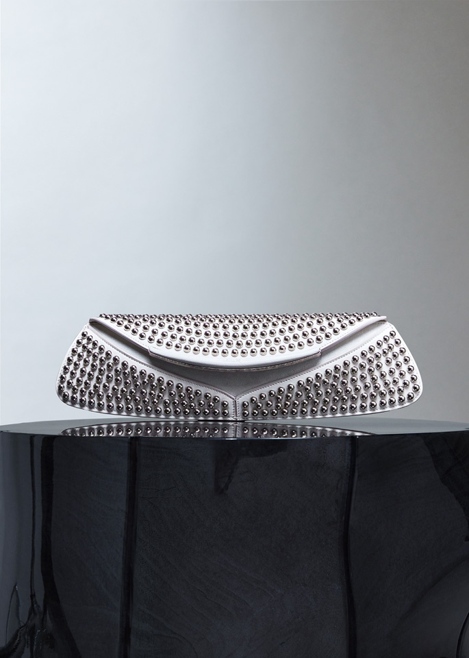 DEL CORE: BEETLE CLUTCH WITH STUDS