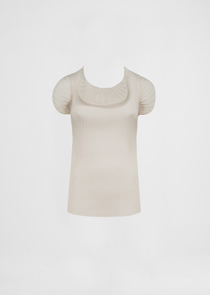 DEL CORE: SLEEVELESS SWEATER WITH WIRE RUFFLE DETAIL AT FRONT BODY