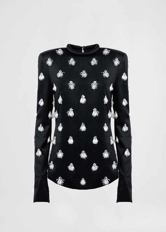 DEL CORE: LONGSLEEVE TOP WITH PADDEDNECKLINE DETAIL AND ALL OVER EMBROIDERY