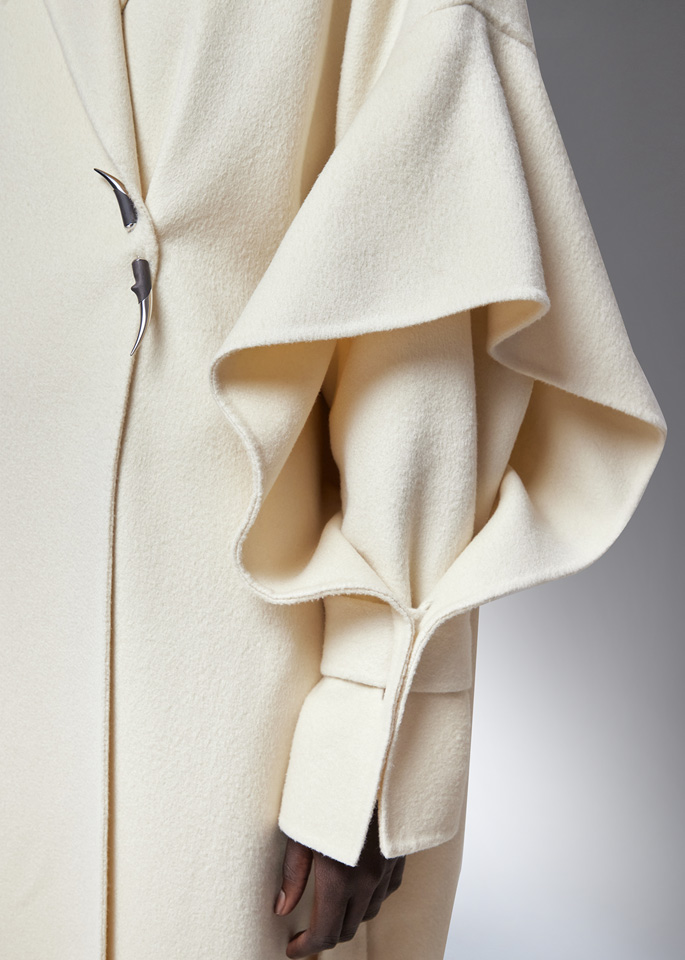 DEL CORE: WINGED BOXY COAT