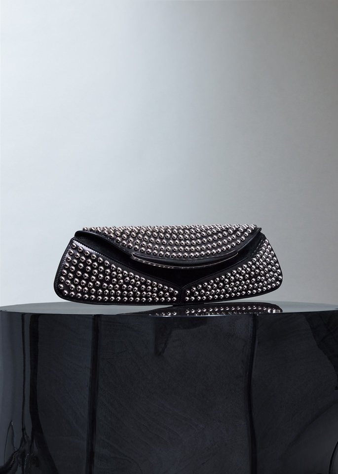 DEL CORE: BEETLE CLUTCH WITH STUDS