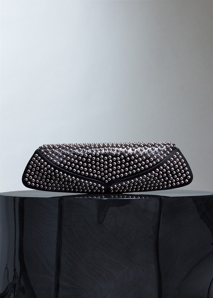 DEL CORE: BEETLE CLUTCH WITH STUDS