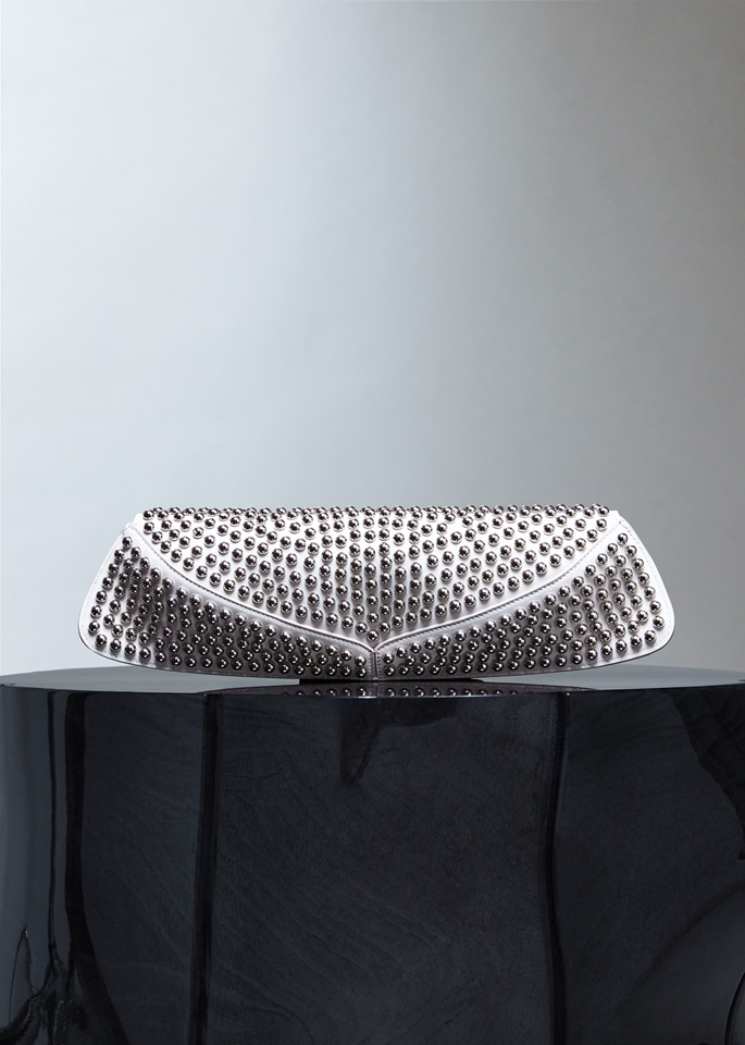 DEL CORE: BEETLE CLUTCH WITH STUDS